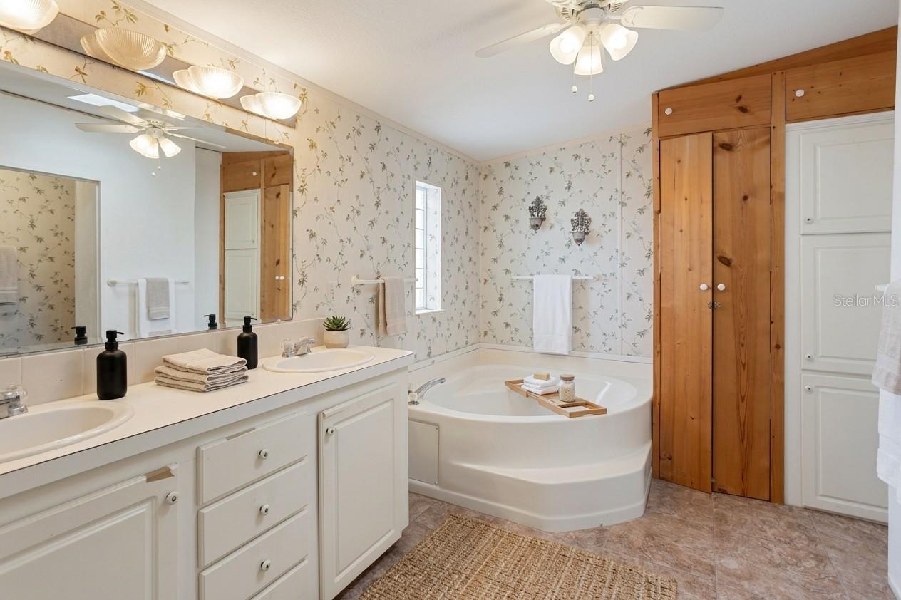 2008 COLSON RD, PLANT CITY, FL, 33567