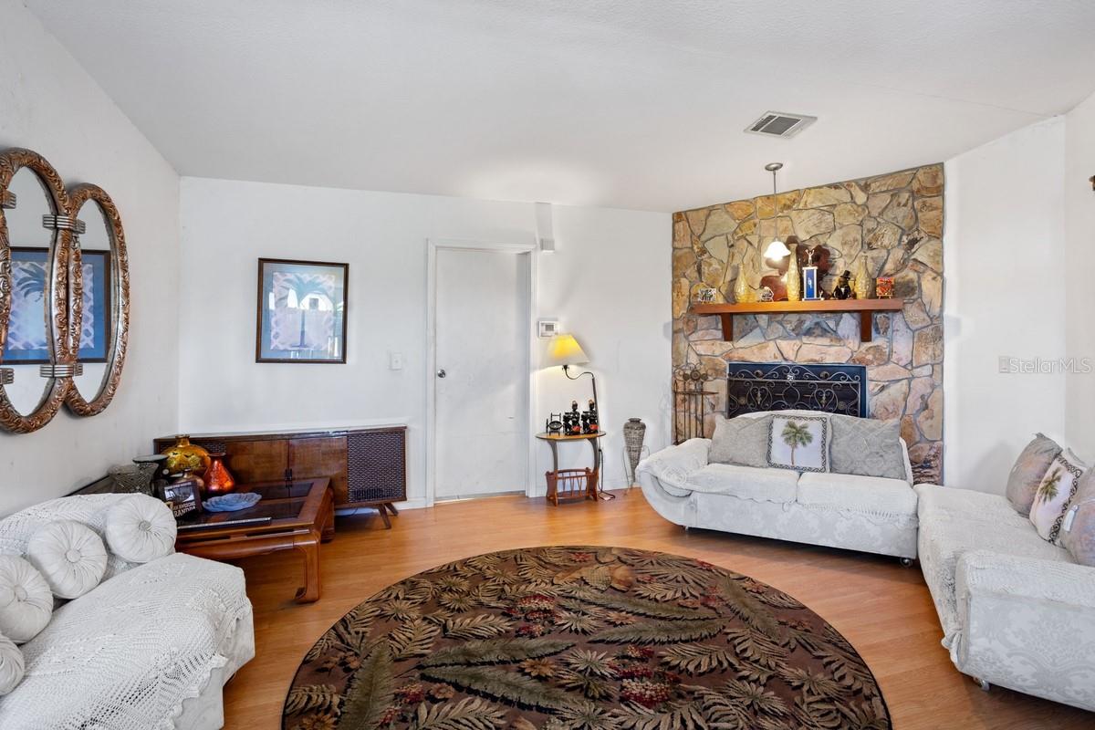 2008 COLSON RD, PLANT CITY, FL, 33567