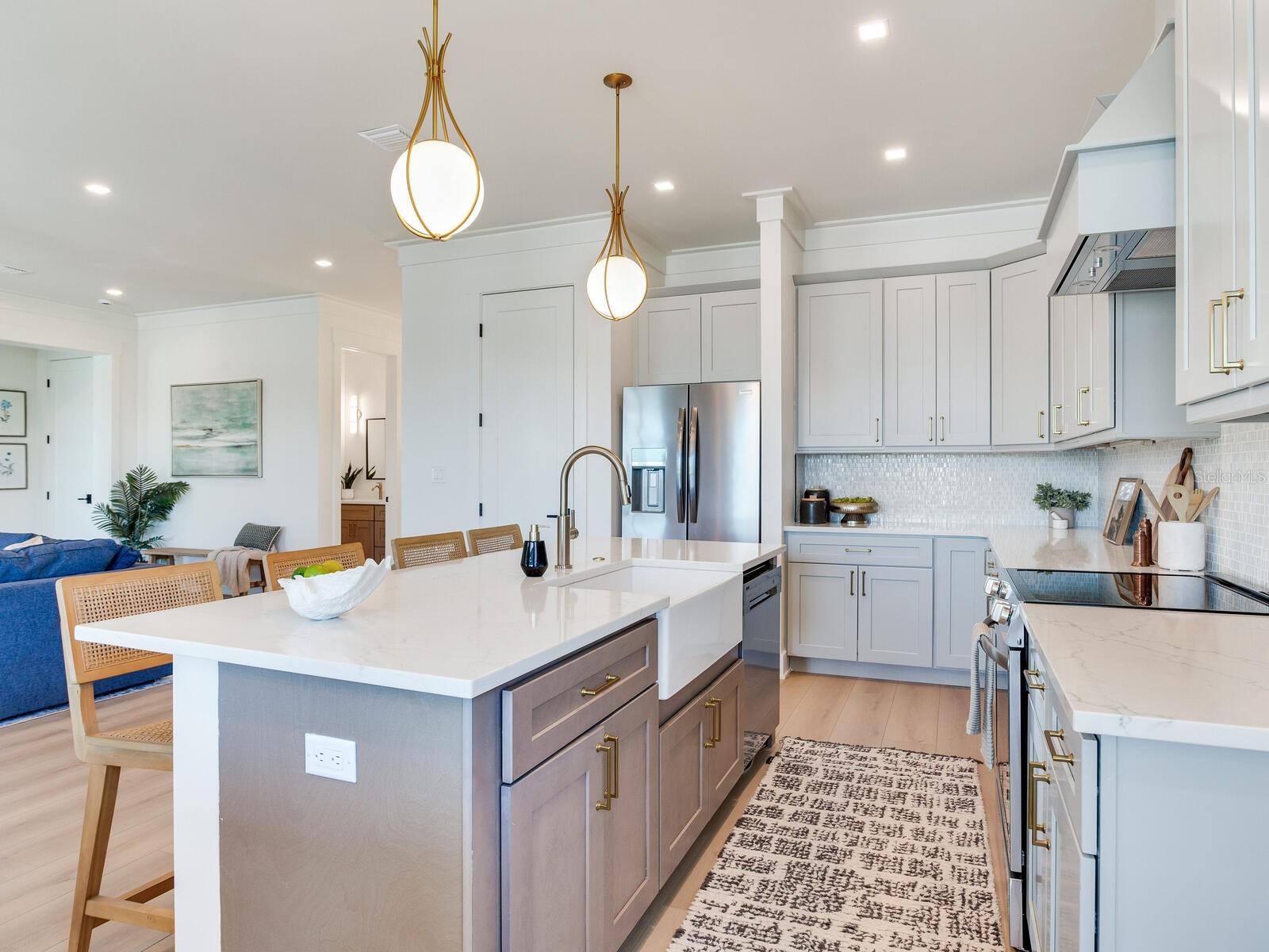 17030 DOLPHIN DR, NORTH REDINGTON BEACH, FL, 33708