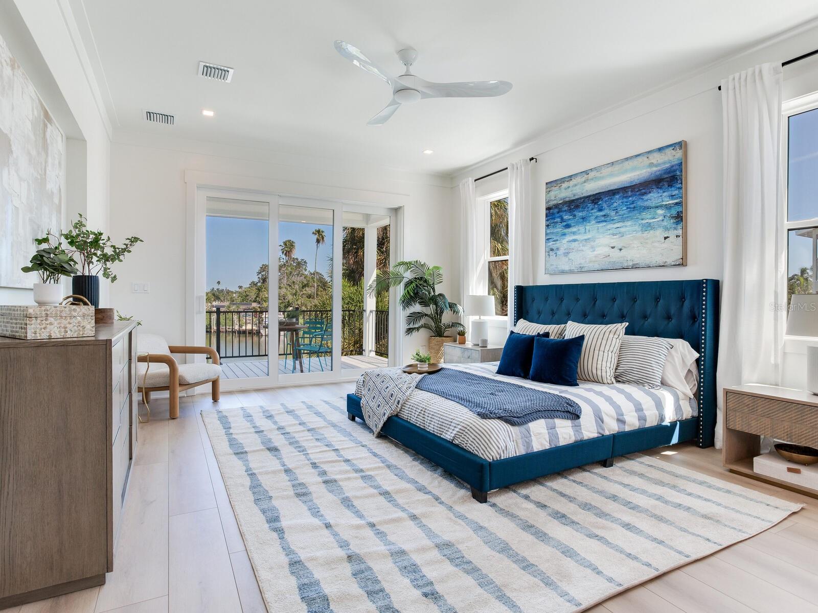 17030 DOLPHIN DR, NORTH REDINGTON BEACH, FL, 33708