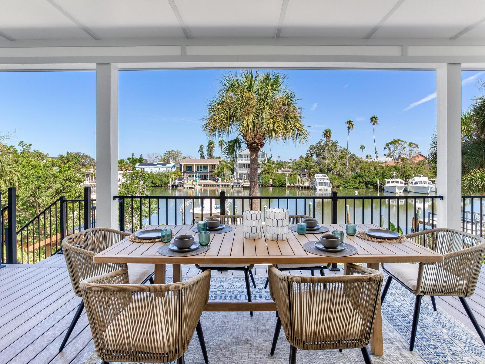 17030 DOLPHIN DR, NORTH REDINGTON BEACH, FL, 33708