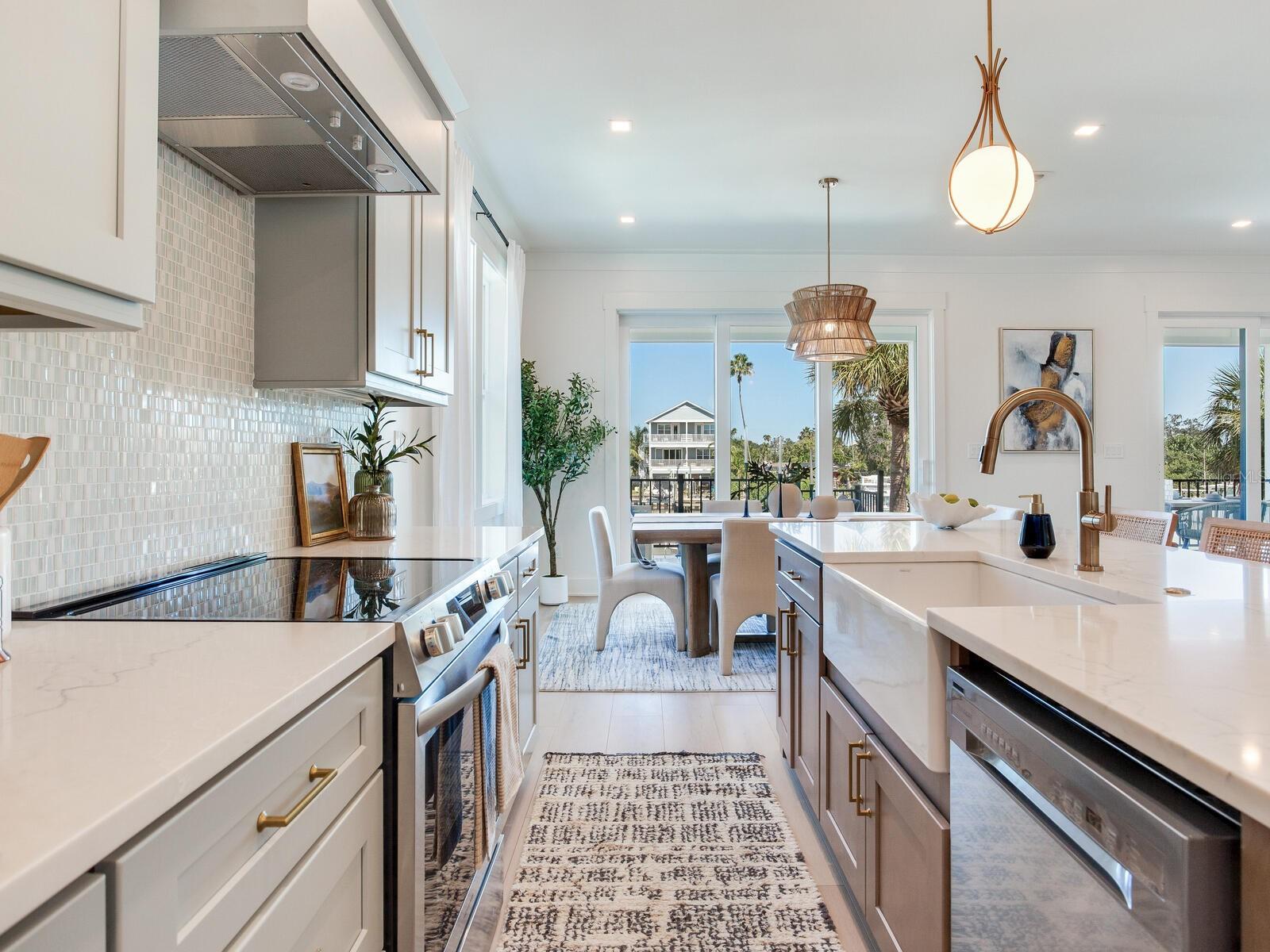 17030 DOLPHIN DR, NORTH REDINGTON BEACH, FL, 33708