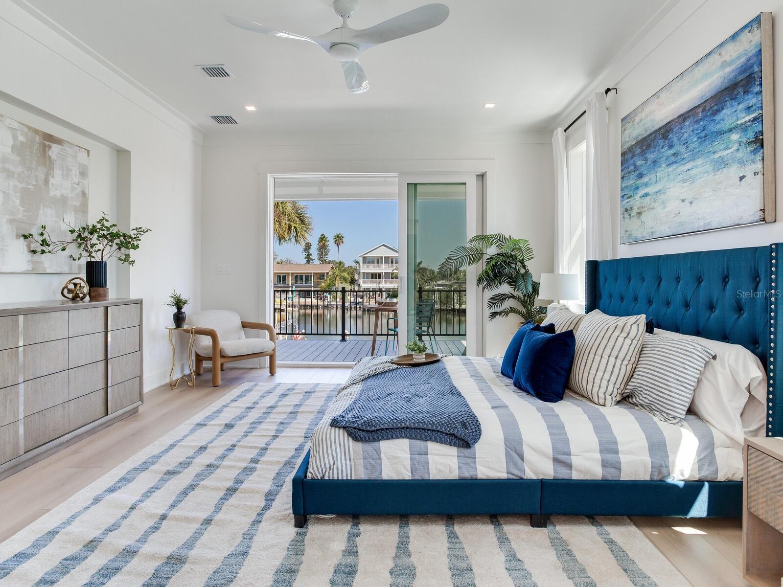 17030 DOLPHIN DR, NORTH REDINGTON BEACH, FL, 33708