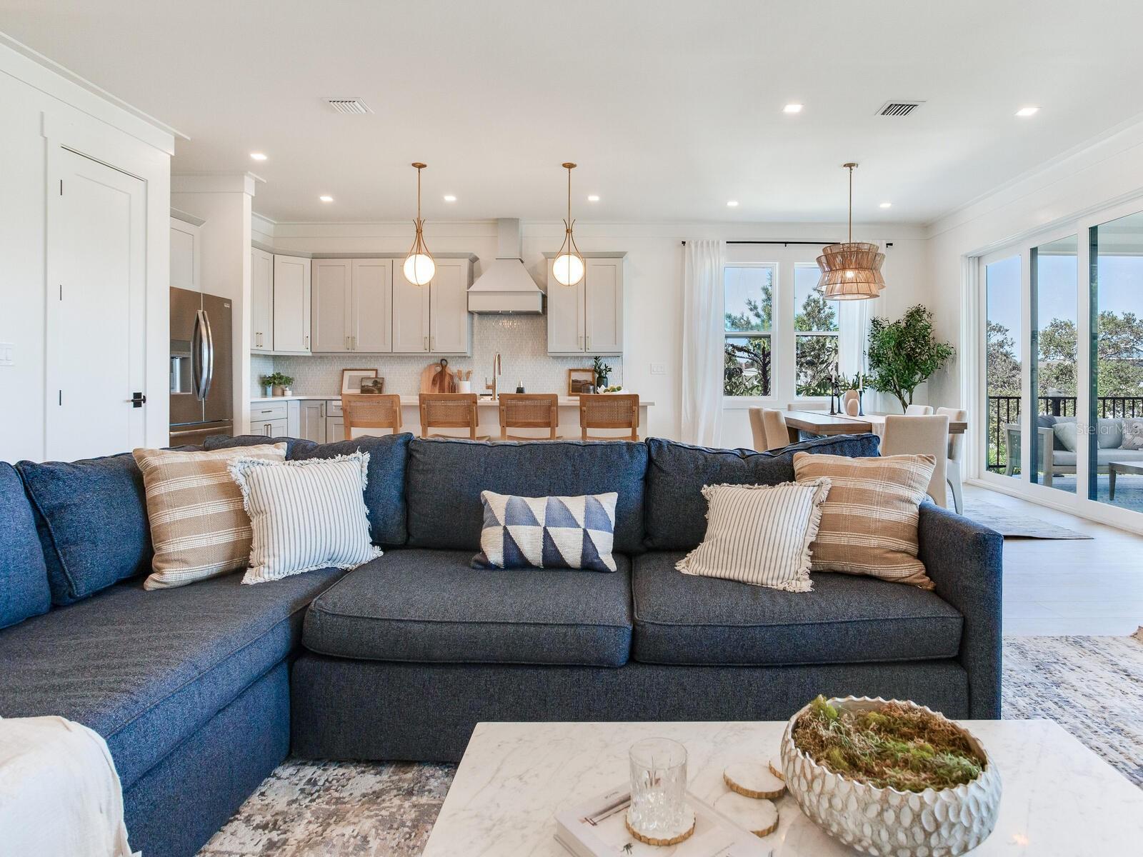 17030 DOLPHIN DR, NORTH REDINGTON BEACH, FL, 33708