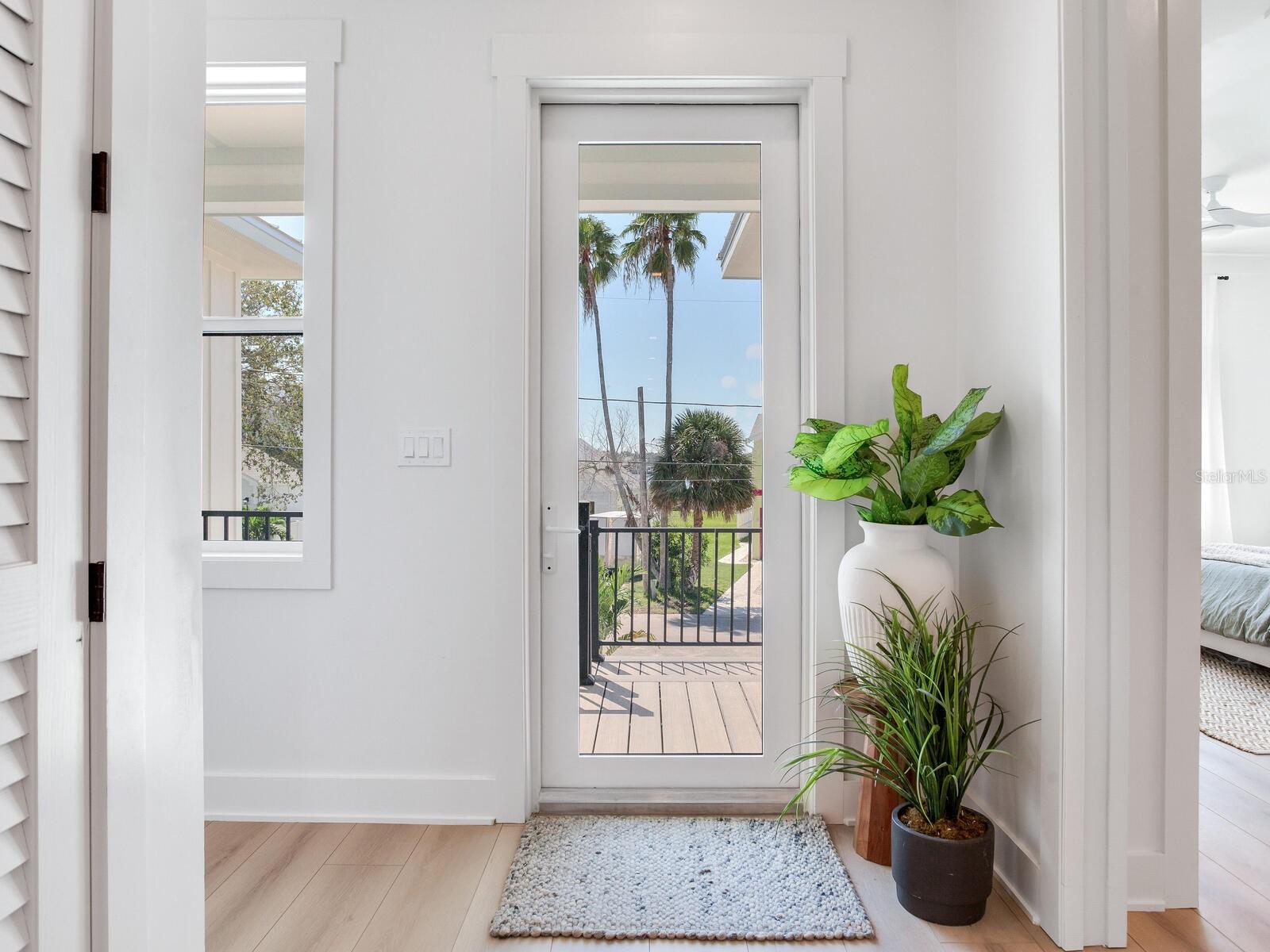 17030 DOLPHIN DR, NORTH REDINGTON BEACH, FL, 33708