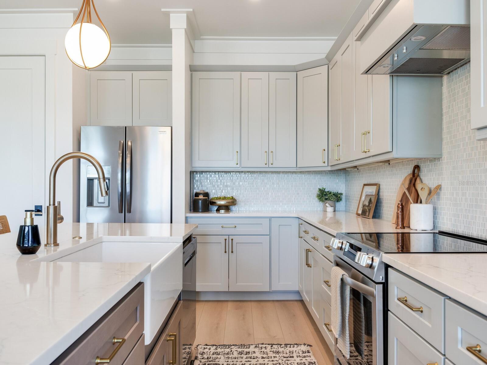 17030 DOLPHIN DR, NORTH REDINGTON BEACH, FL, 33708
