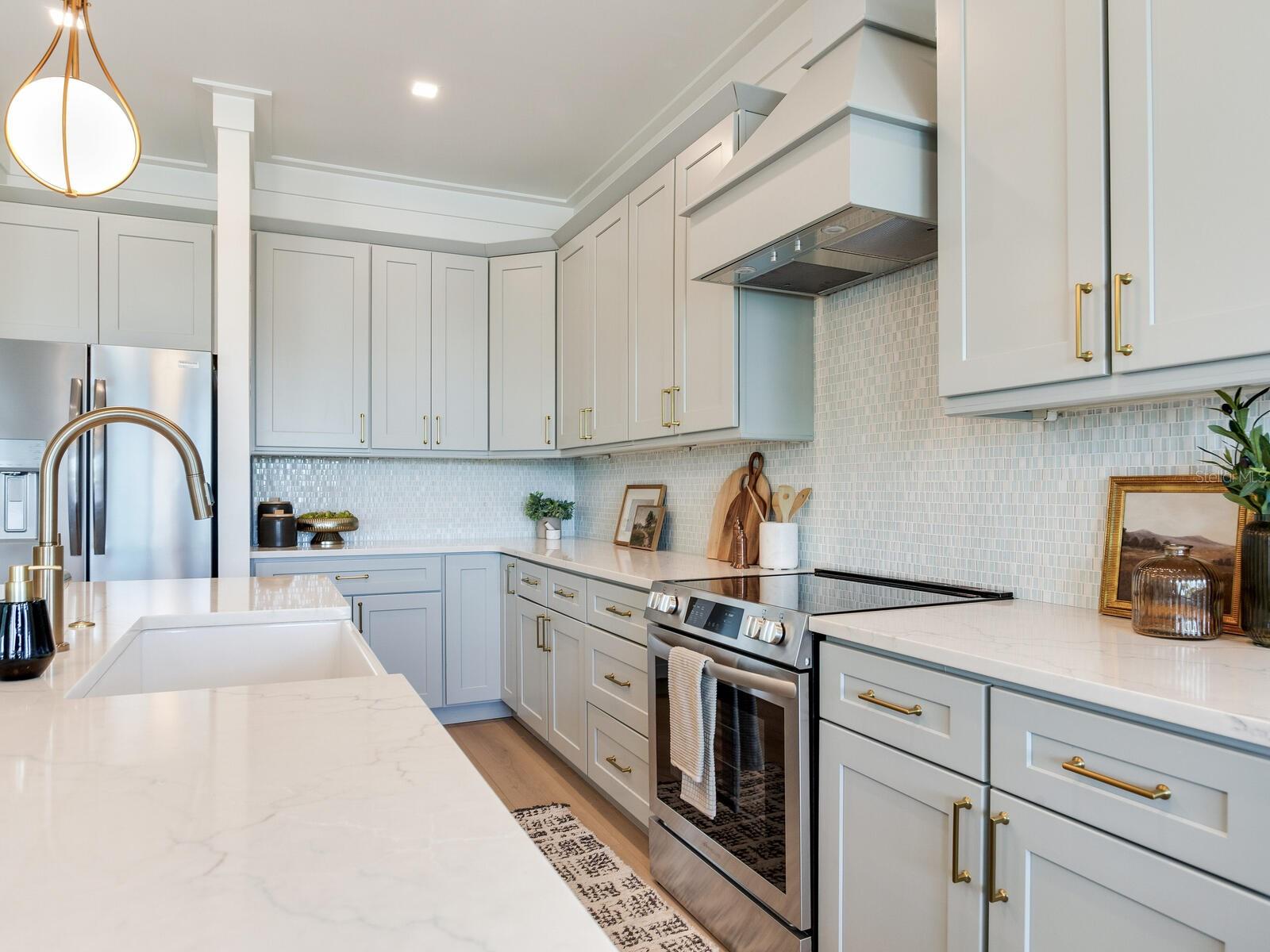 17030 DOLPHIN DR, NORTH REDINGTON BEACH, FL, 33708