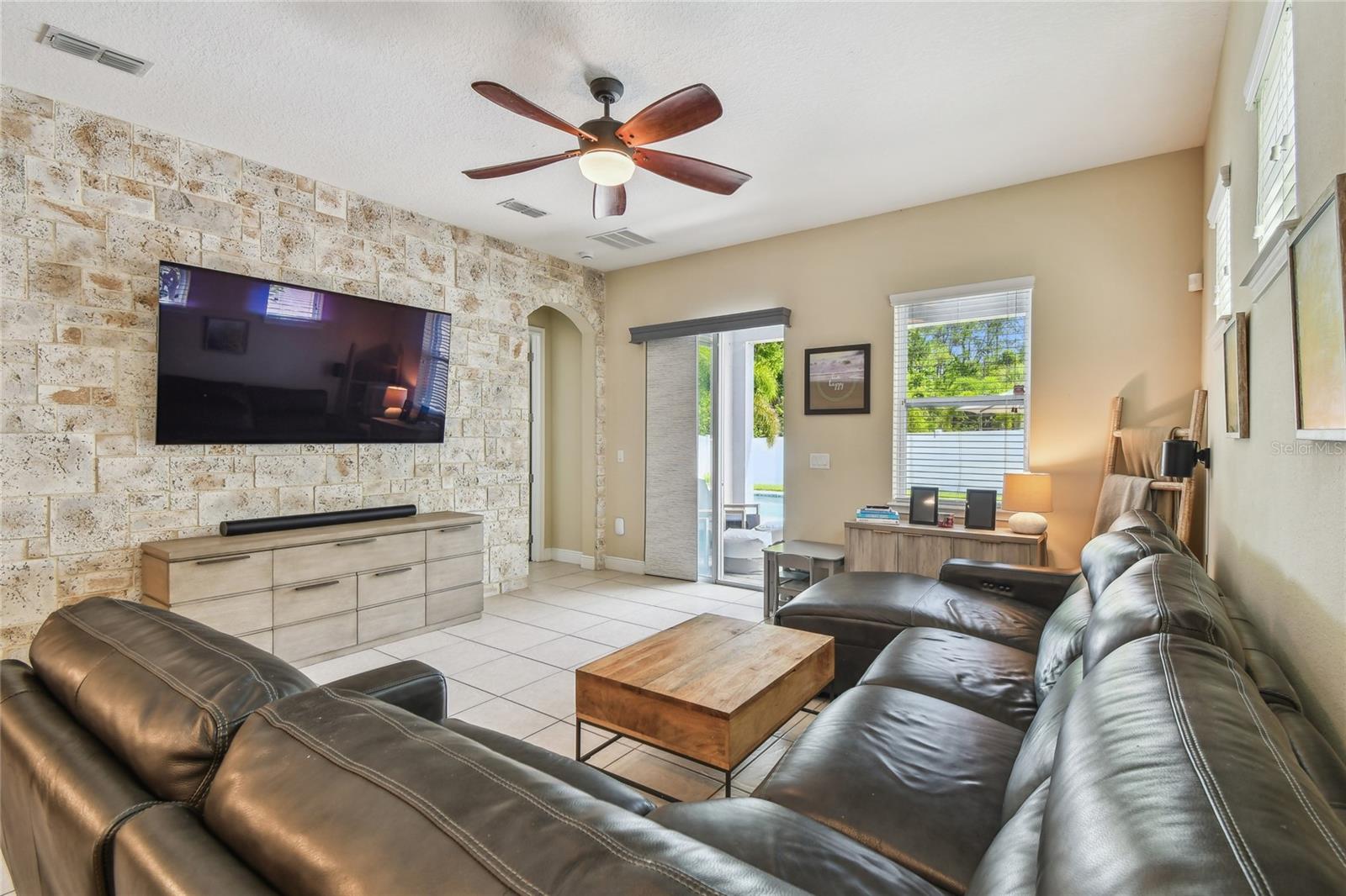 11307 QUIET FOREST DR, TAMPA, FL, 33635