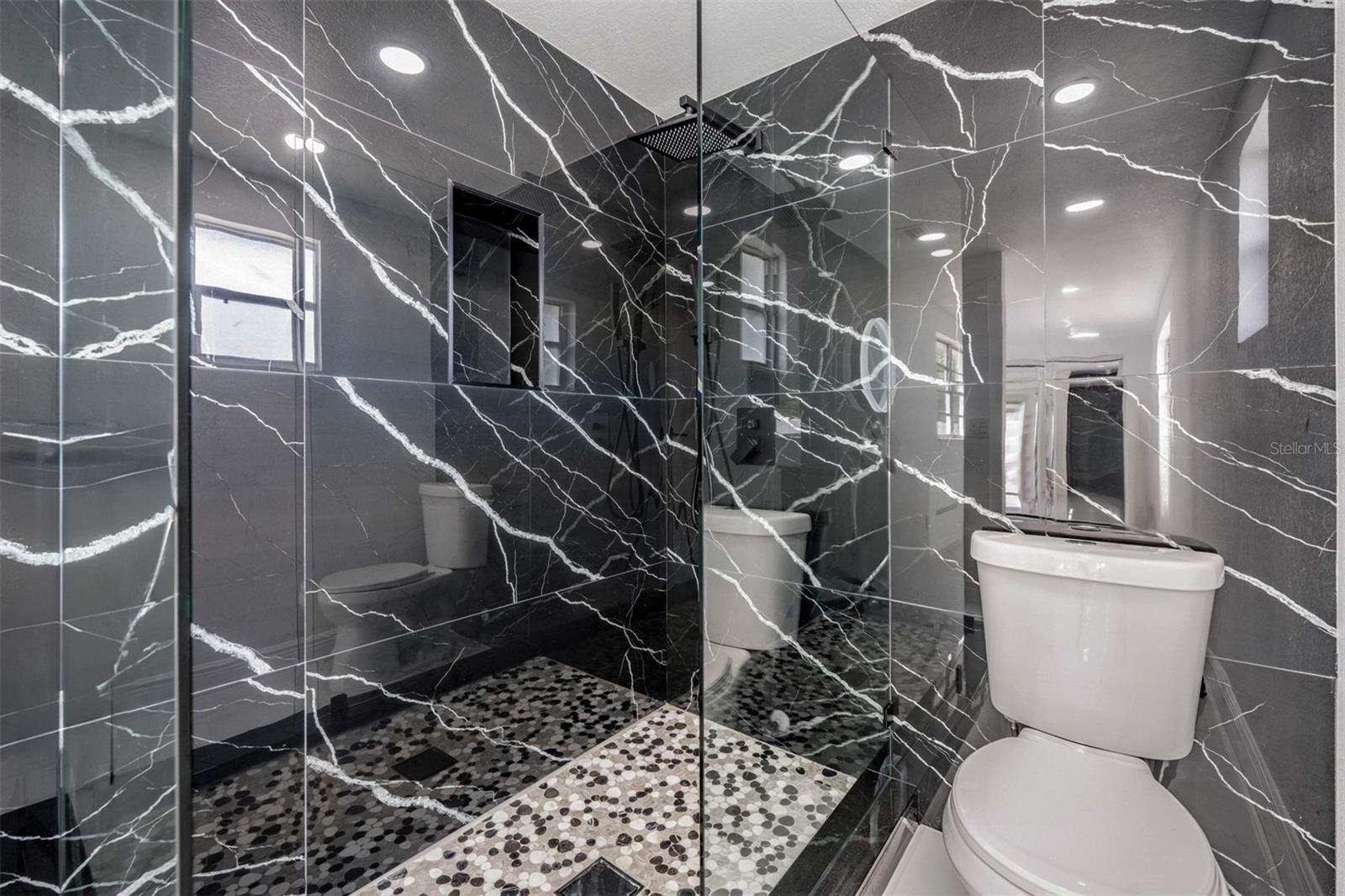 8702 FRIENDSHIP CT, TAMPA, FL, 33634