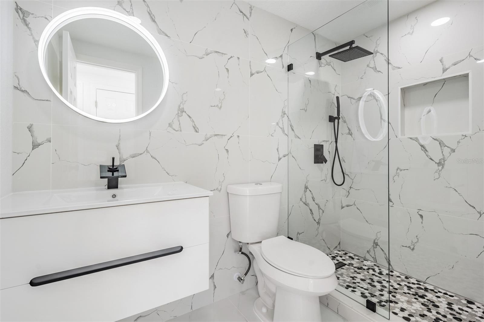 8702 FRIENDSHIP CT, TAMPA, FL, 33634