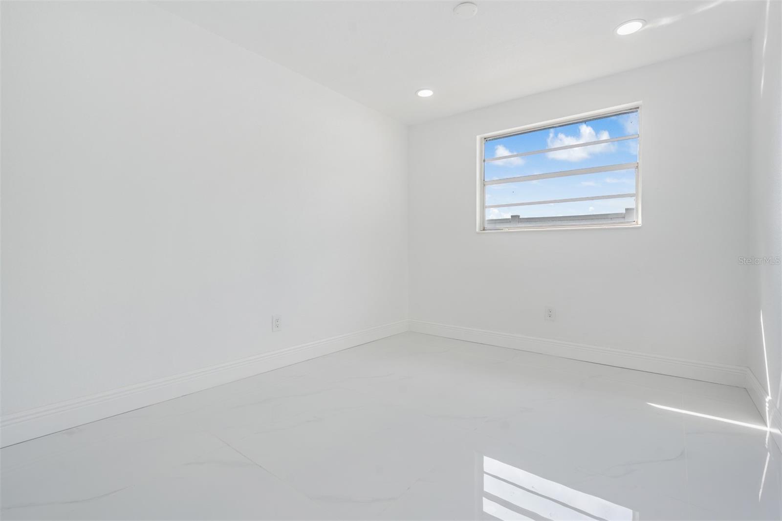 8702 FRIENDSHIP CT, TAMPA, FL, 33634