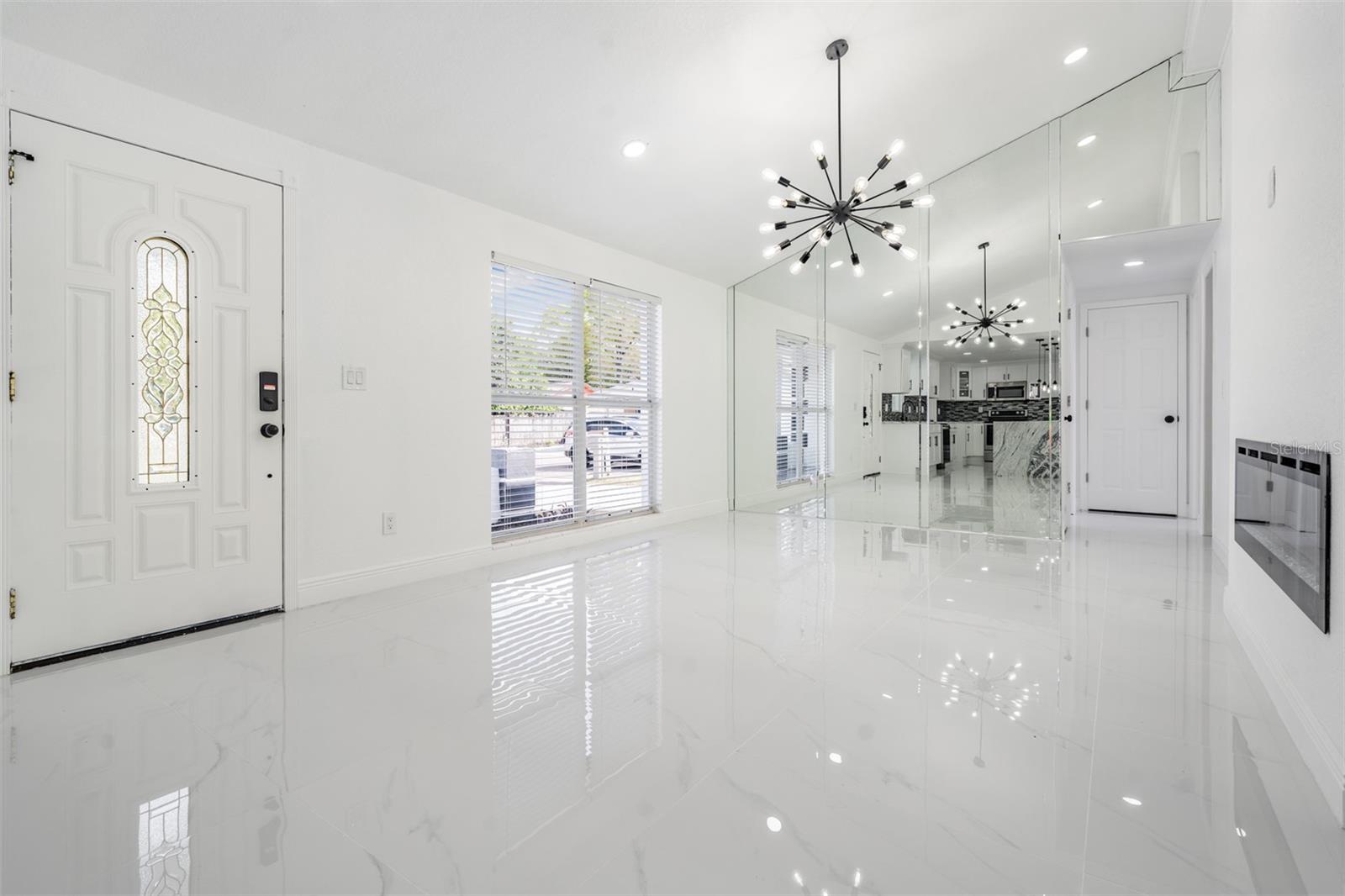 8702 FRIENDSHIP CT, TAMPA, FL, 33634