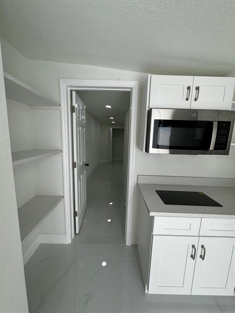 8702 FRIENDSHIP CT, TAMPA, FL, 33634