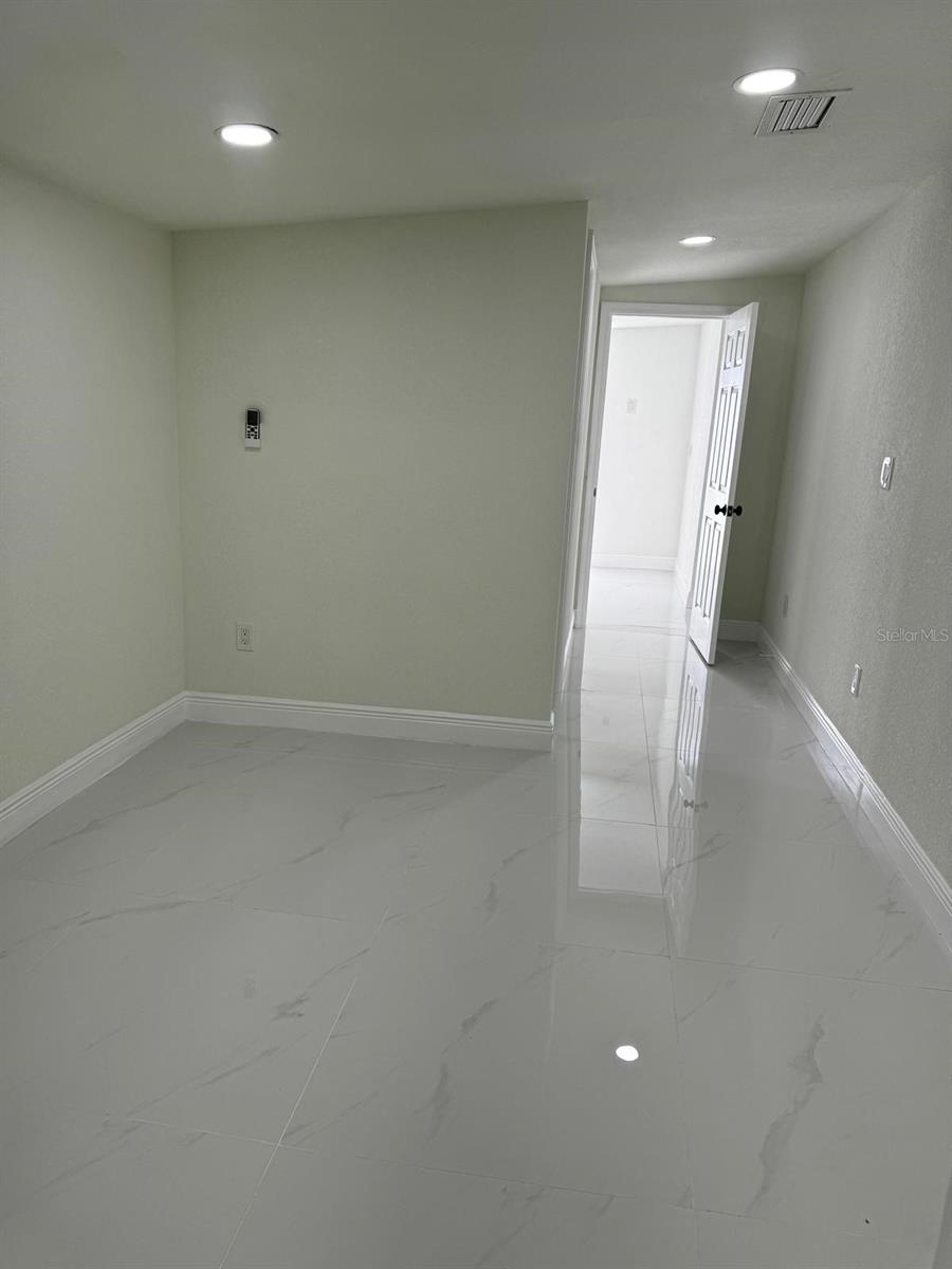 8702 FRIENDSHIP CT, TAMPA, FL, 33634