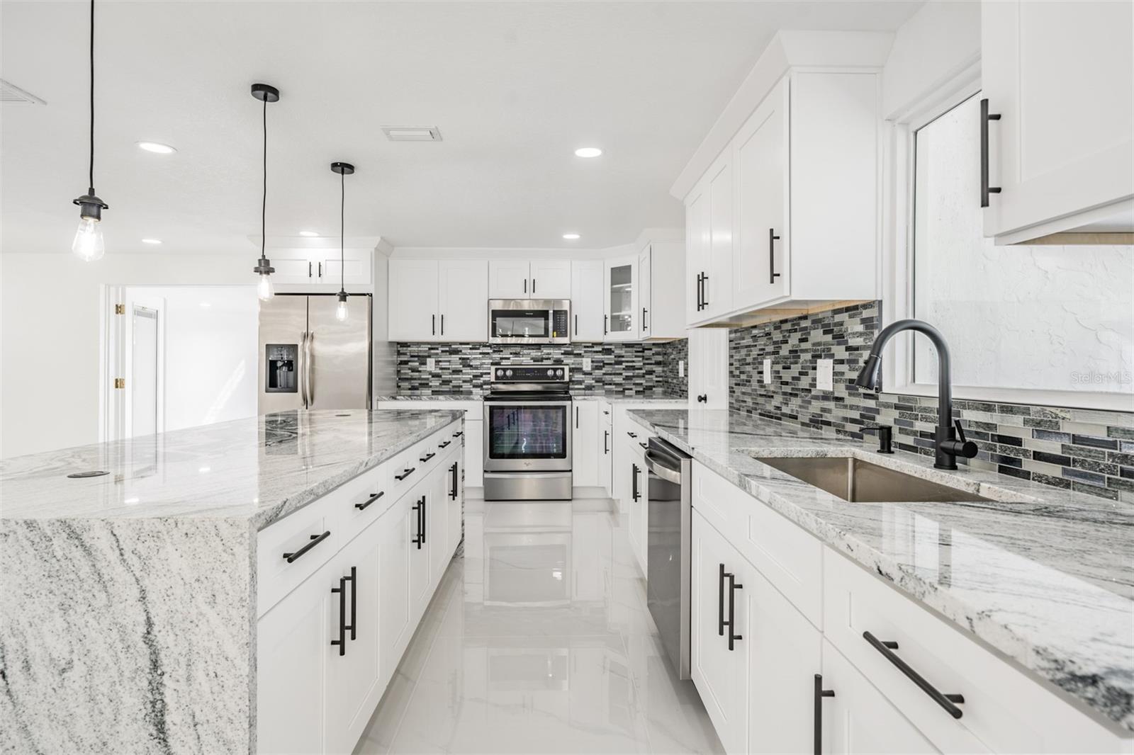 8702 FRIENDSHIP CT, TAMPA, FL, 33634