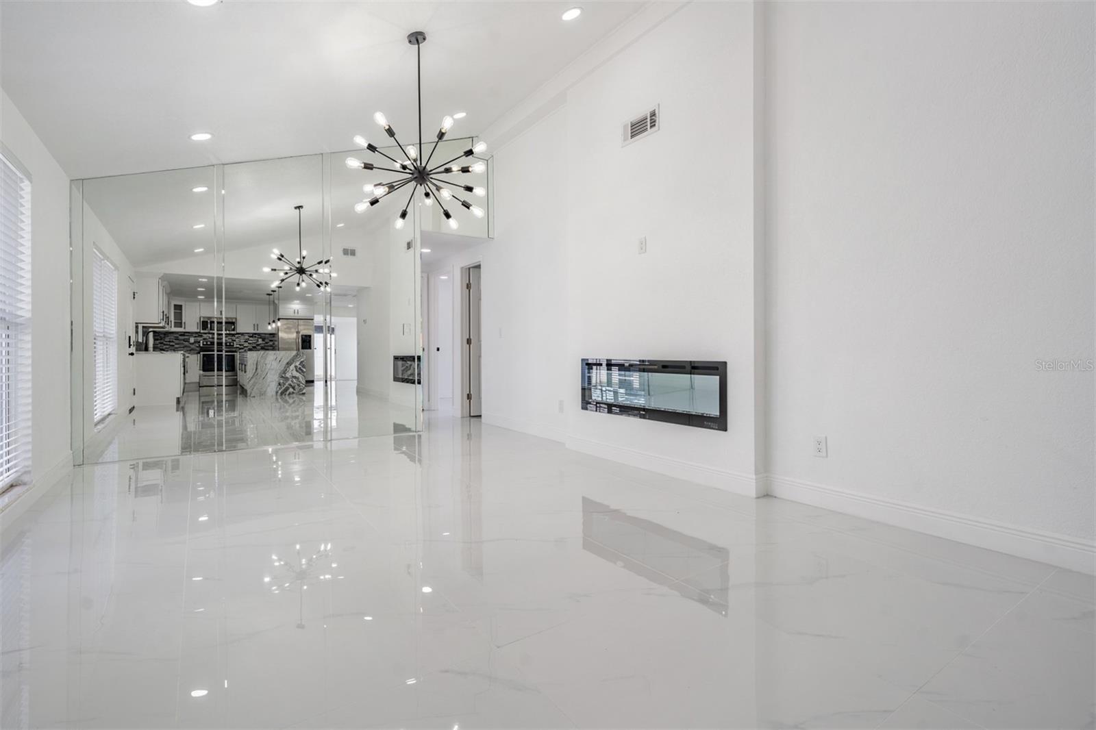 8702 FRIENDSHIP CT, TAMPA, FL, 33634