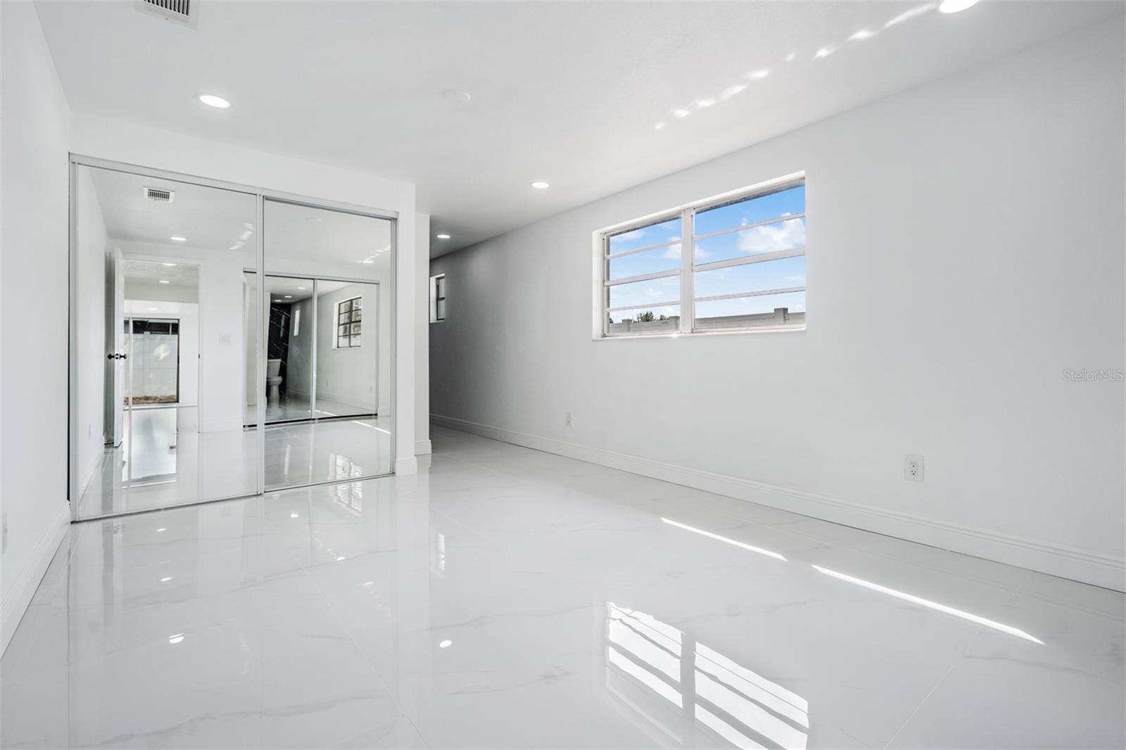 8702 FRIENDSHIP CT, TAMPA, FL, 33634