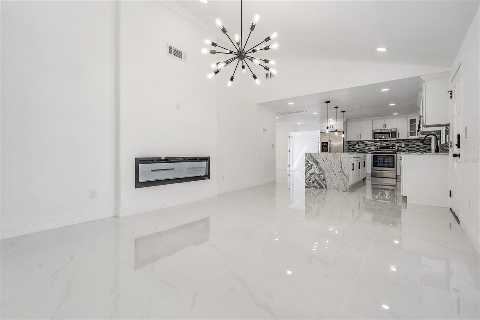 8702 FRIENDSHIP CT, TAMPA, FL, 33634