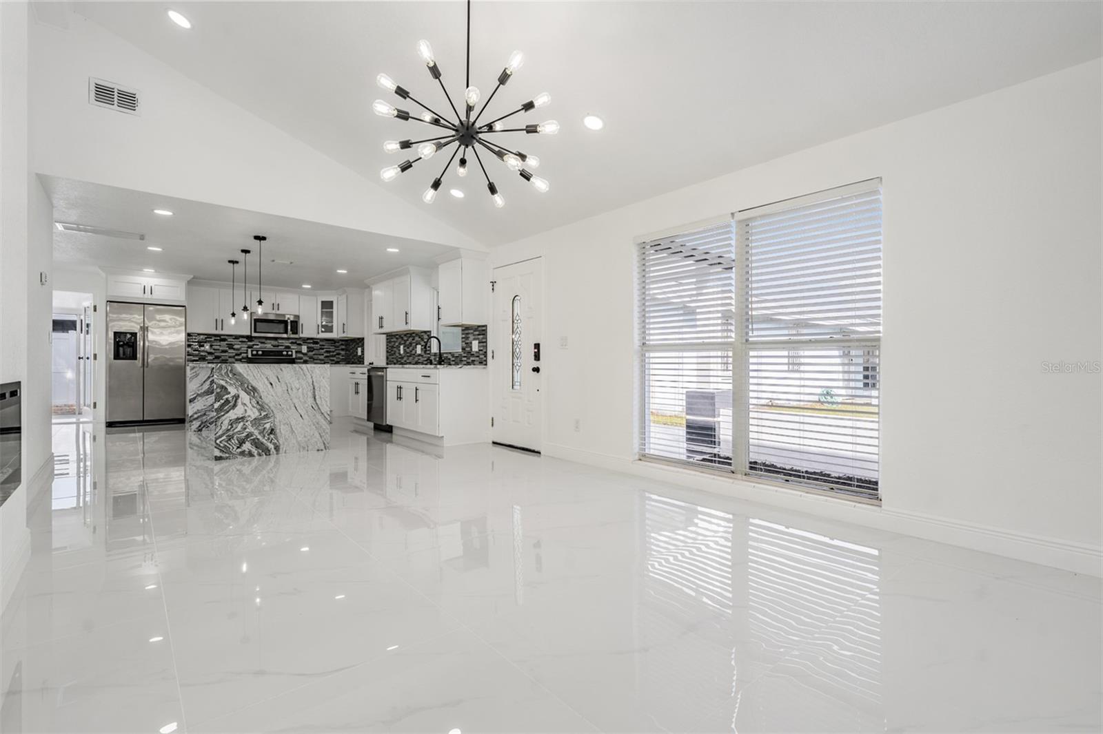 8702 FRIENDSHIP CT, TAMPA, FL, 33634