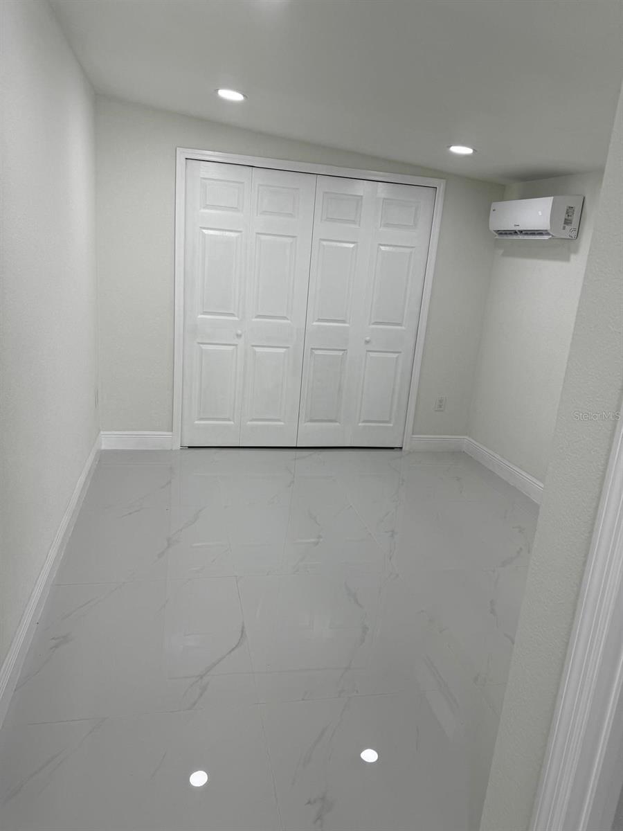 8702 FRIENDSHIP CT, TAMPA, FL, 33634