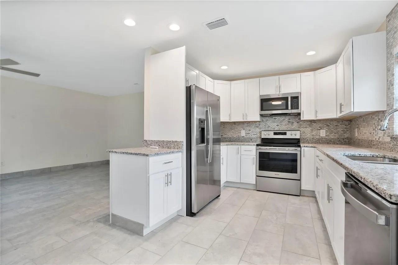 404 LONGFELLOW BLVD, LAKELAND, FL, 33801