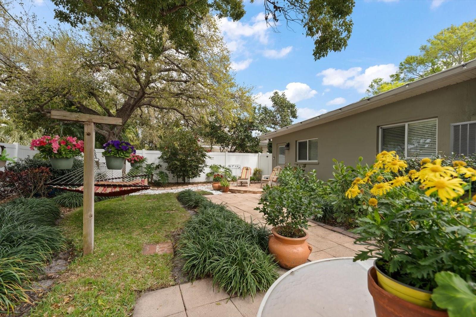 1718 MEREDITH LN, BELLEAIR, FL, 33756