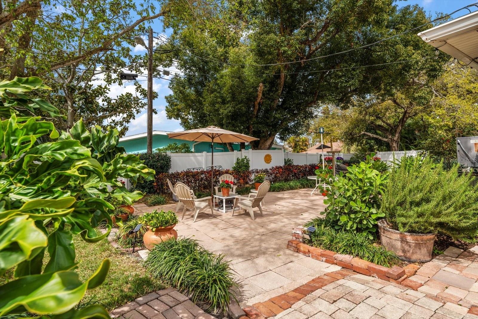 1718 MEREDITH LN, BELLEAIR, FL, 33756