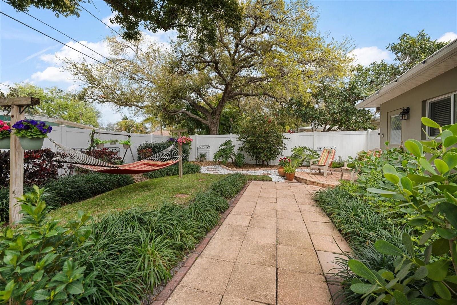 1718 MEREDITH LN, BELLEAIR, FL, 33756