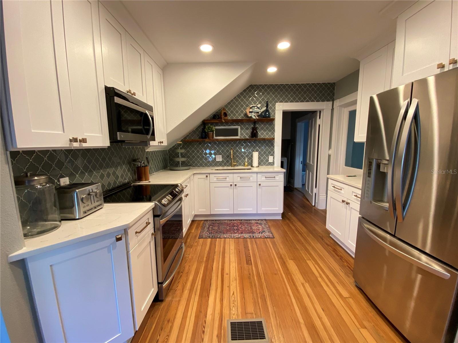 133 N PINELLAS AVE, TARPON SPRINGS, FL, 34689