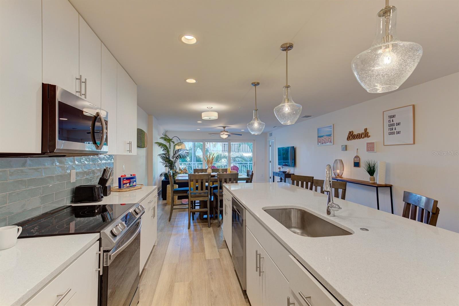 15305 1ST ST E #202, MADEIRA BEACH, FL, 33708