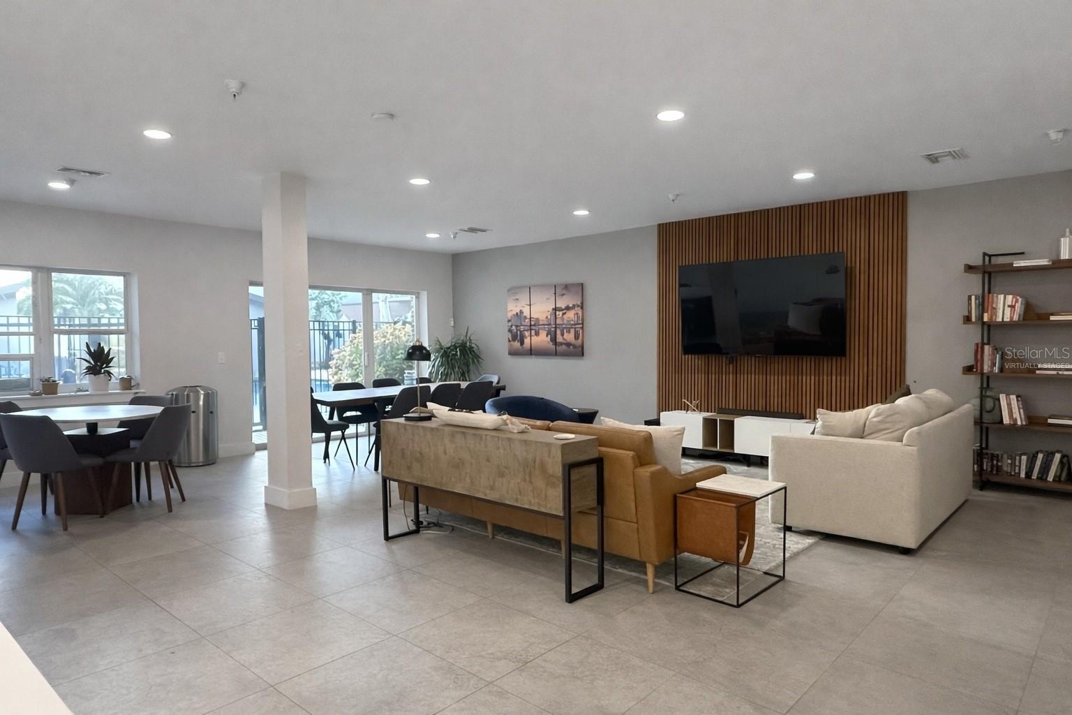 1010 CENTRAL AVE #218, ST PETERSBURG, FL, 33705