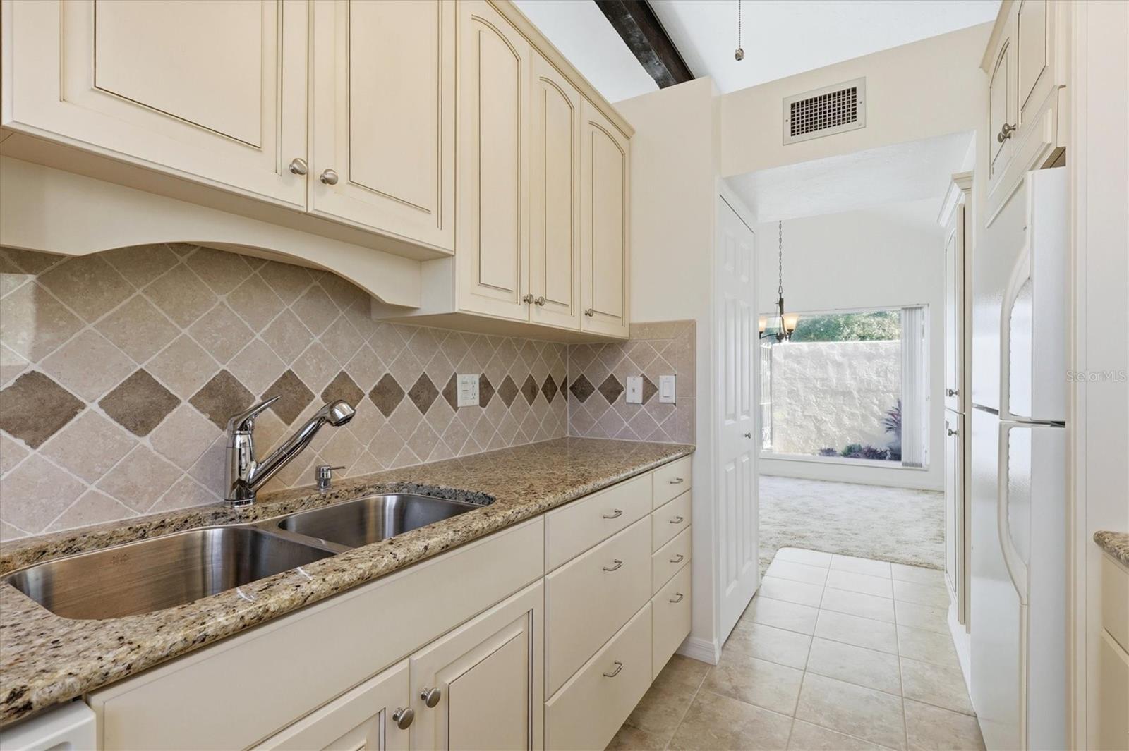 1585 TARPON CENTER DR #29, VENICE, FL, 34285