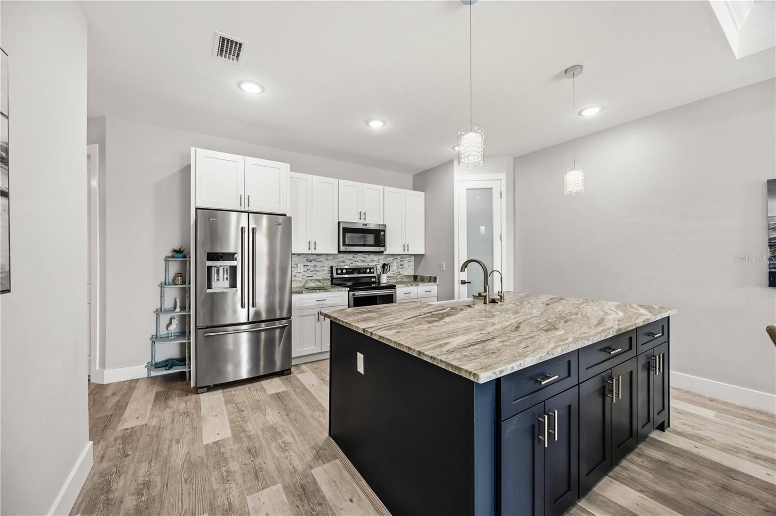 3240 WOODTHRUSH DR #111 & 112, PUNTA GORDA, FL, 33950