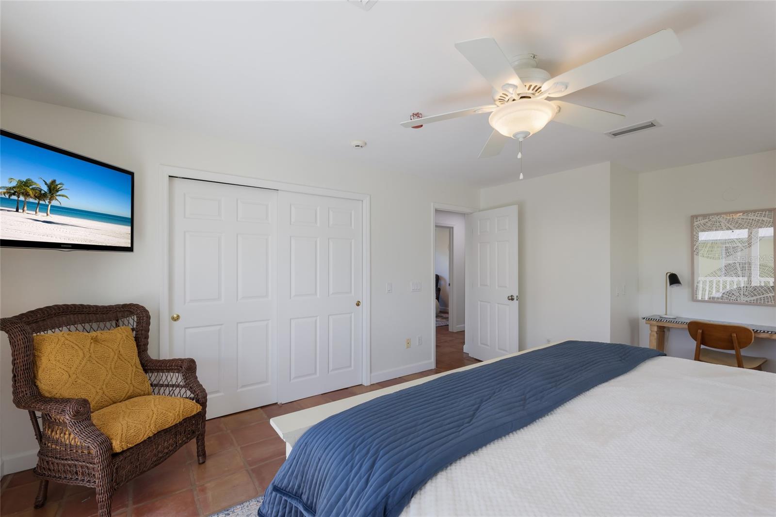 2412 AVENUE B, BRADENTON BEACH, FL, 34217