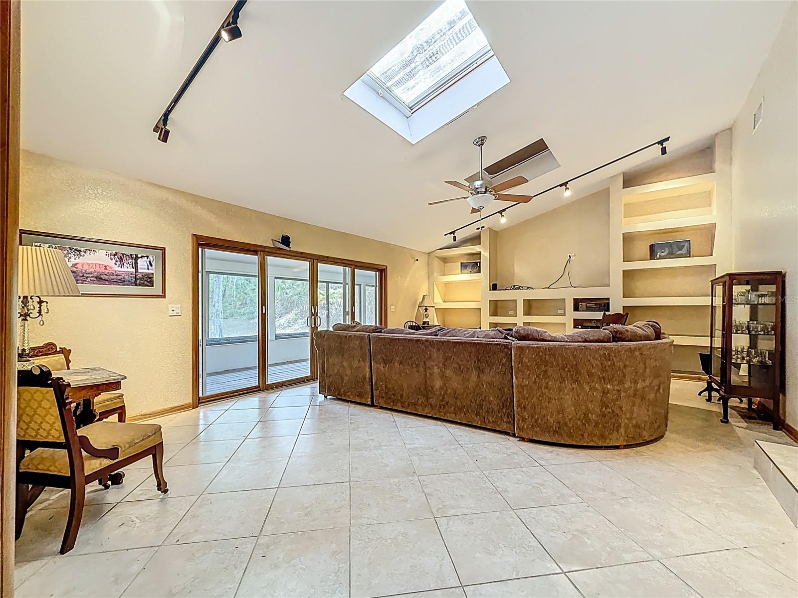 1518 DAWN HEIGHTS DR, LAKELAND, FL, 33801