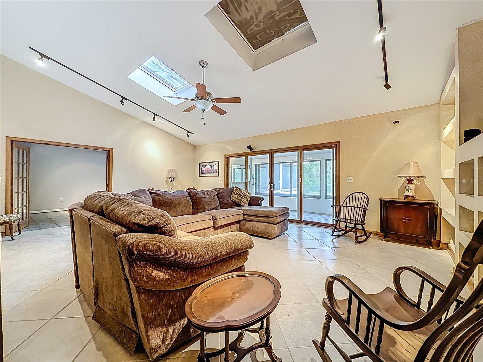 1518 DAWN HEIGHTS DR, LAKELAND, FL, 33801