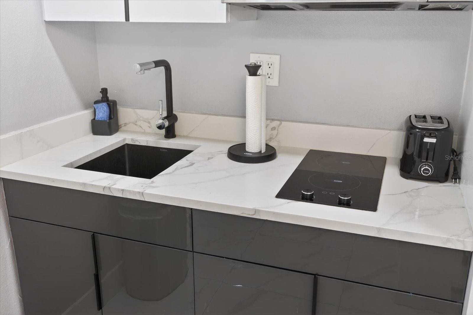 6816 E CREEK DR, TAMPA, FL, 33615