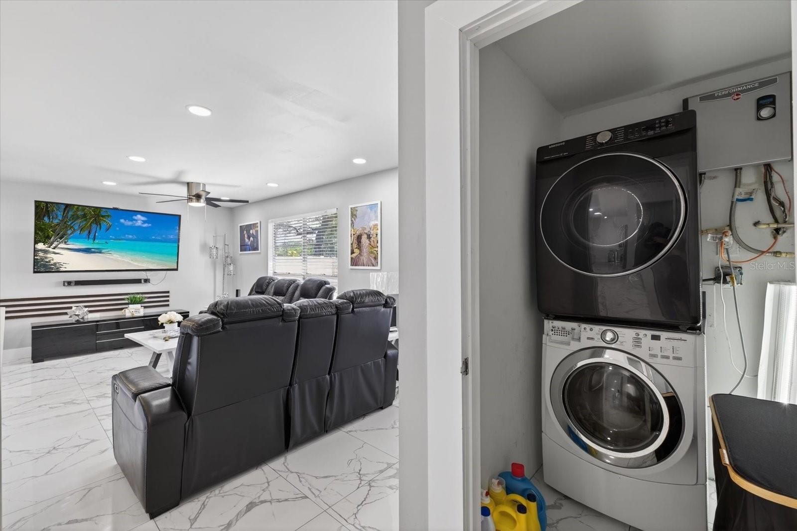 6816 E CREEK DR, TAMPA, FL, 33615