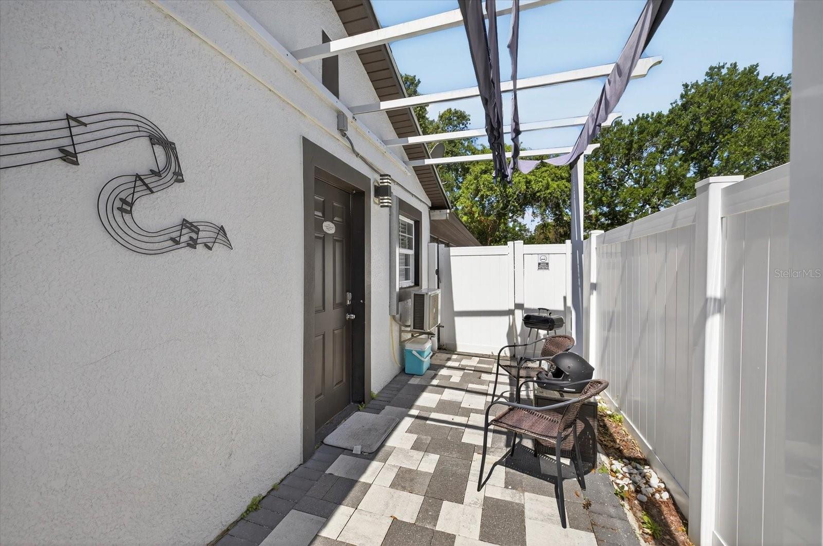 6816 E CREEK DR, TAMPA, FL, 33615