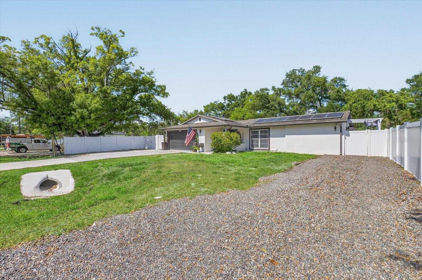 6816 E CREEK DR, TAMPA, FL, 33615