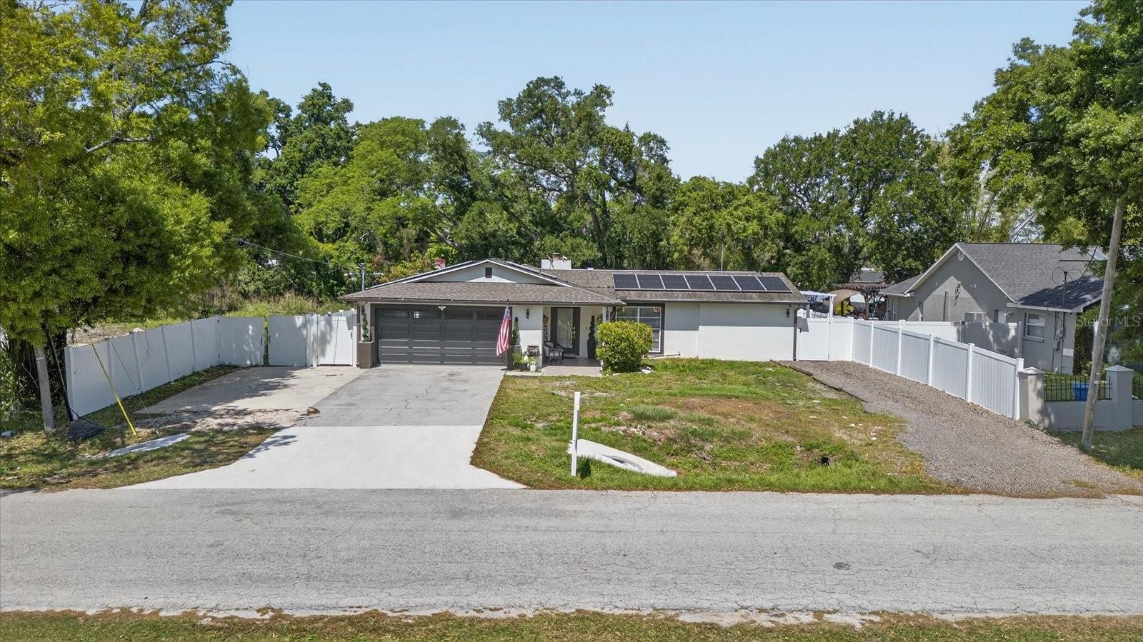 6816 E CREEK DR, TAMPA, FL, 33615