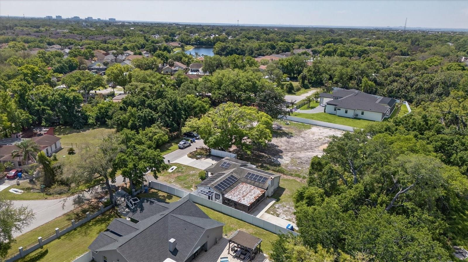 6816 E CREEK DR, TAMPA, FL, 33615