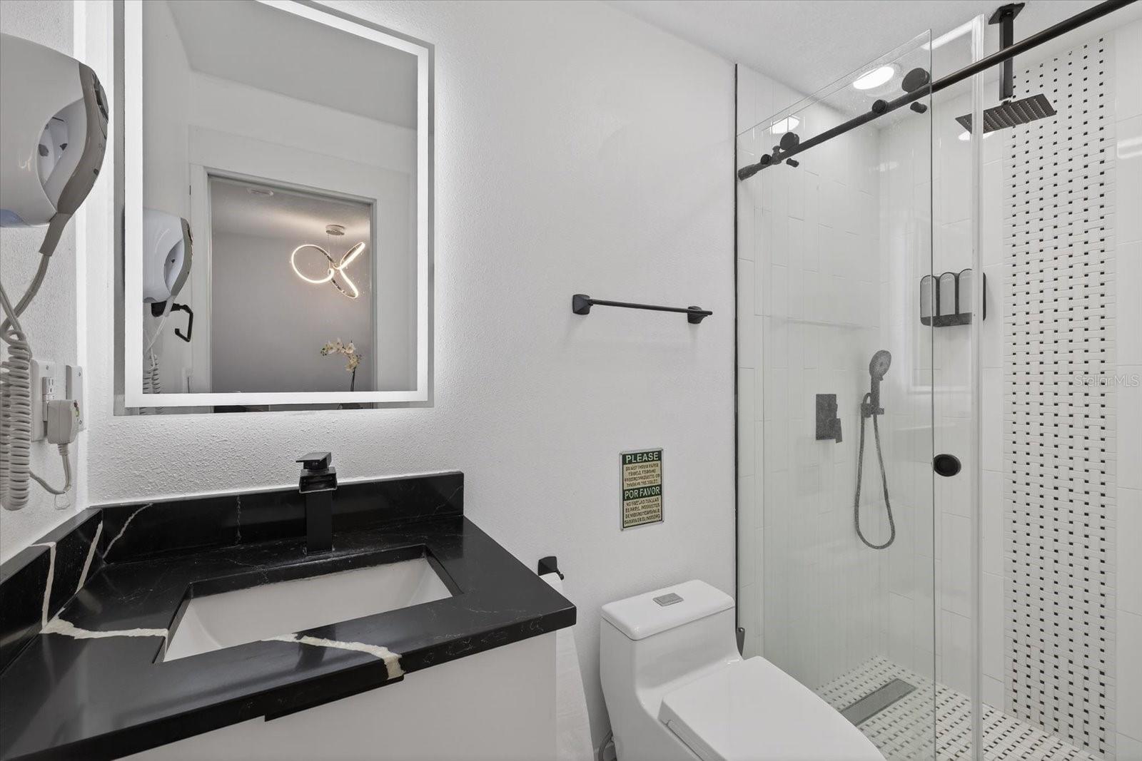 6816 E CREEK DR, TAMPA, FL, 33615