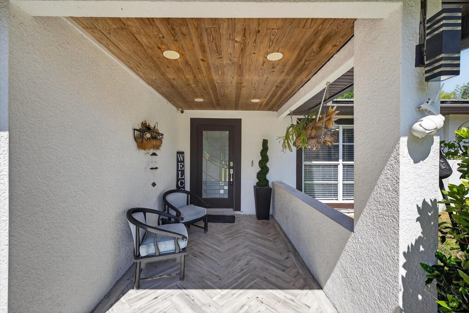 6816 E CREEK DR, TAMPA, FL, 33615