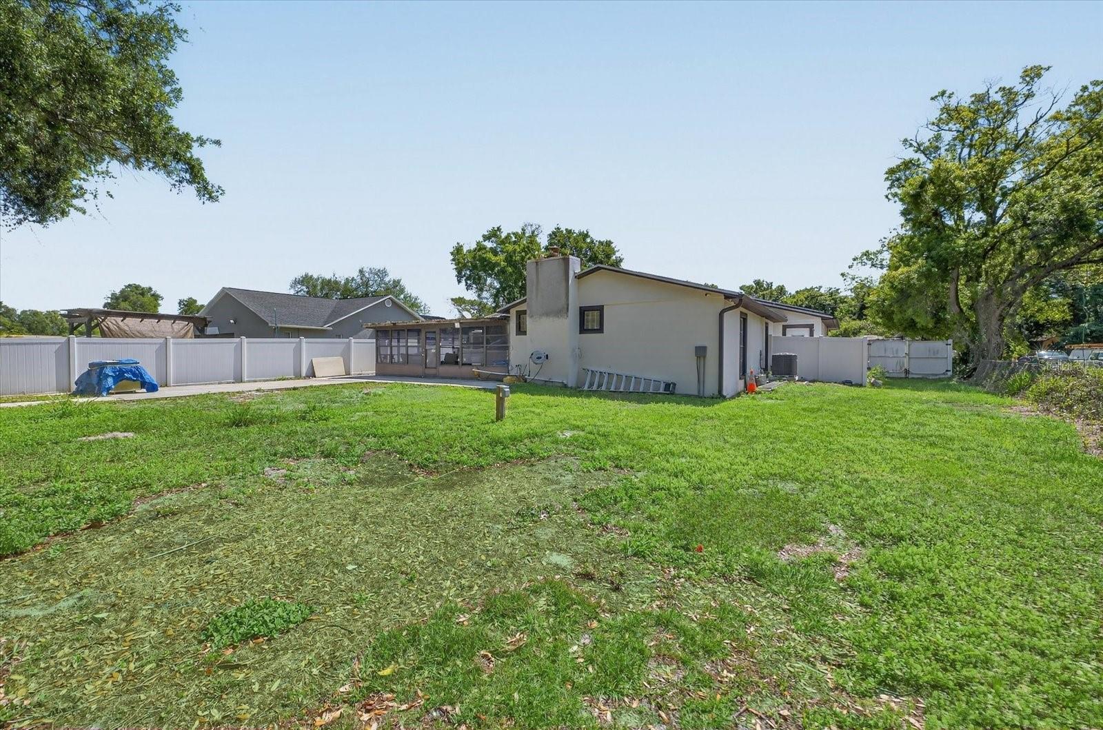 6816 E CREEK DR, TAMPA, FL, 33615