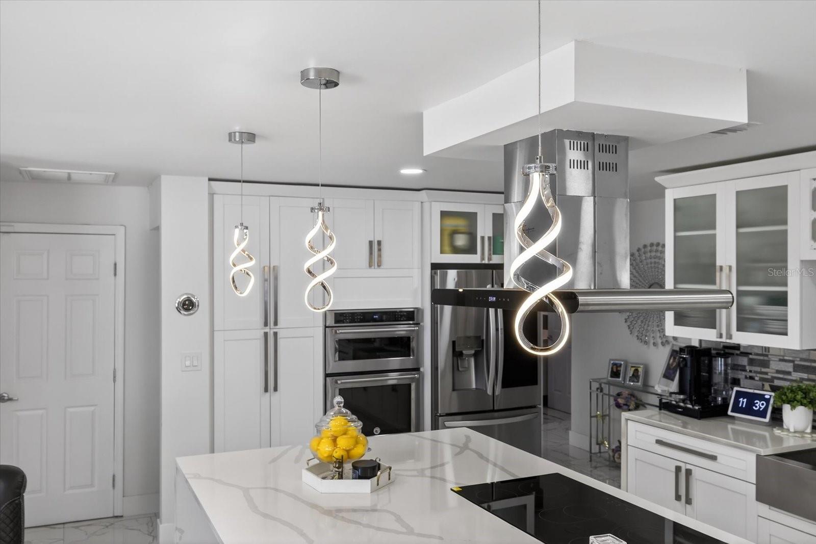 6816 E CREEK DR, TAMPA, FL, 33615