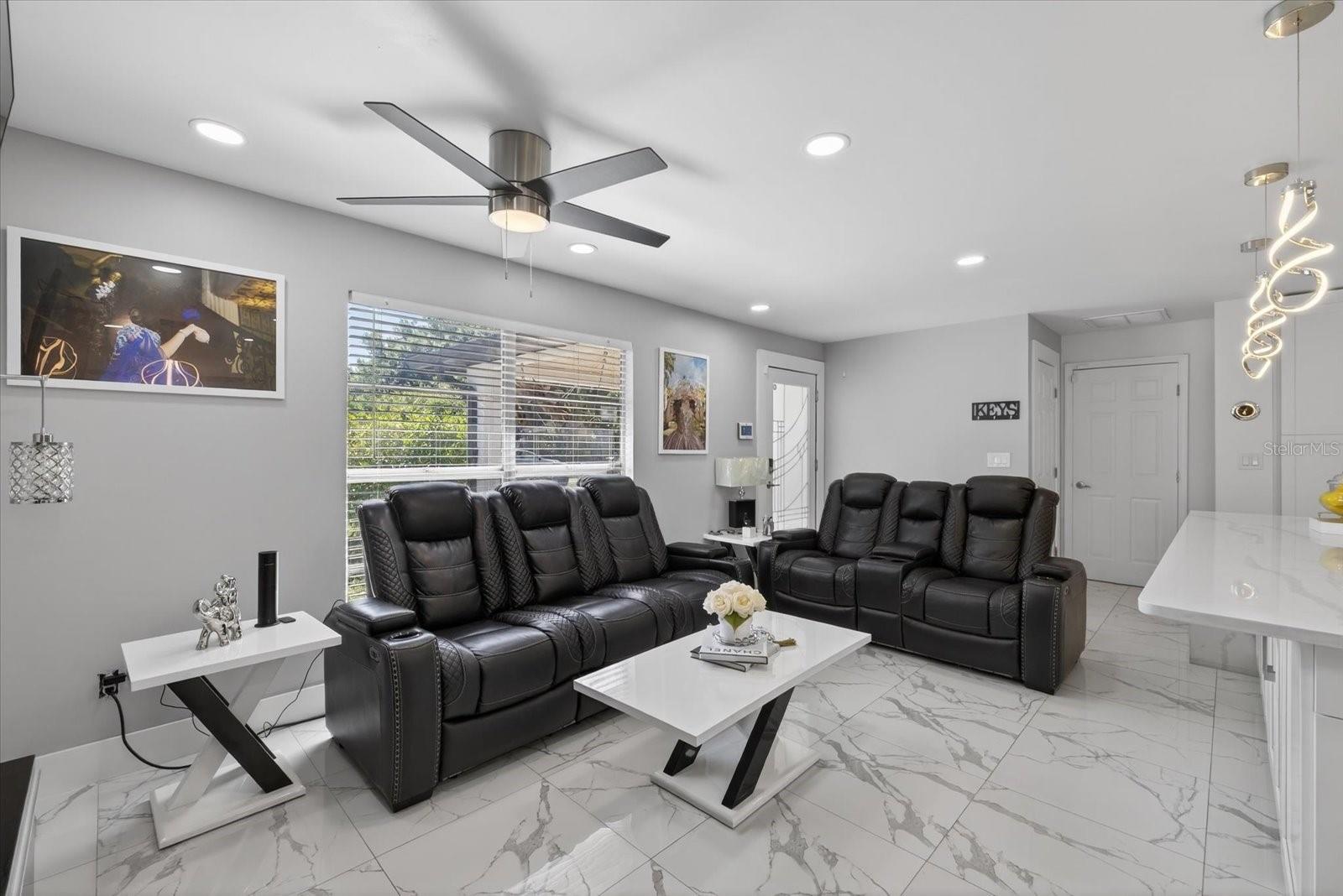 6816 E CREEK DR, TAMPA, FL, 33615