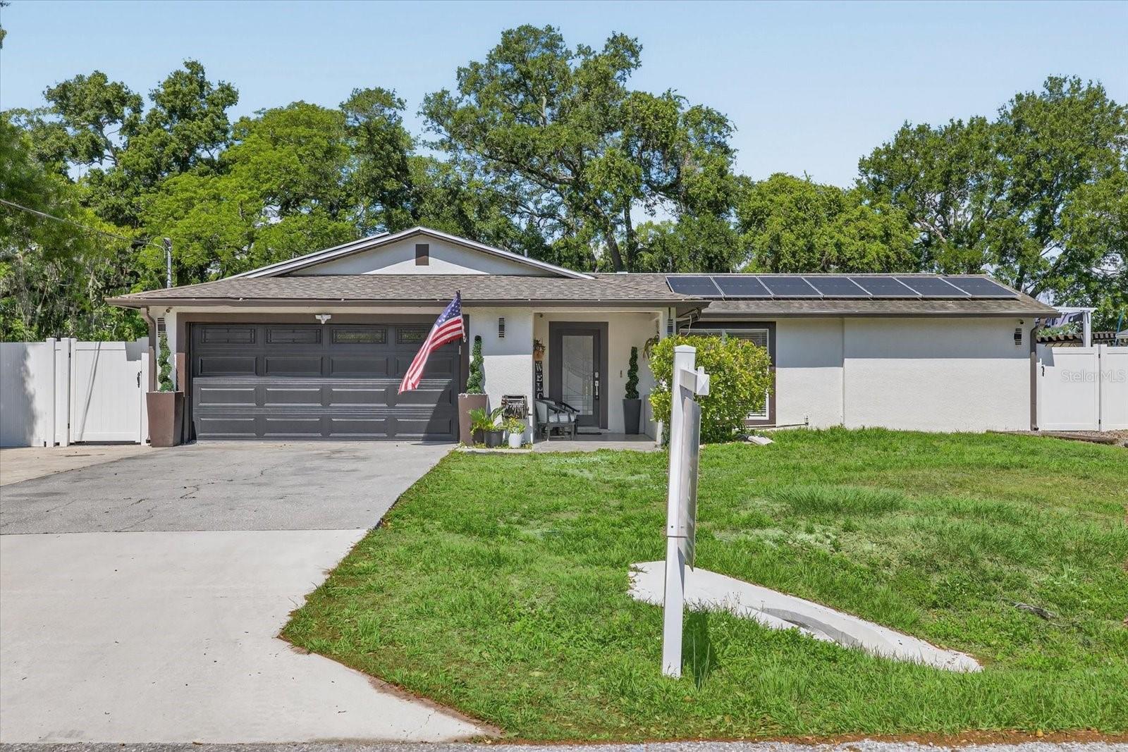 6816 E CREEK DR, TAMPA, FL, 33615