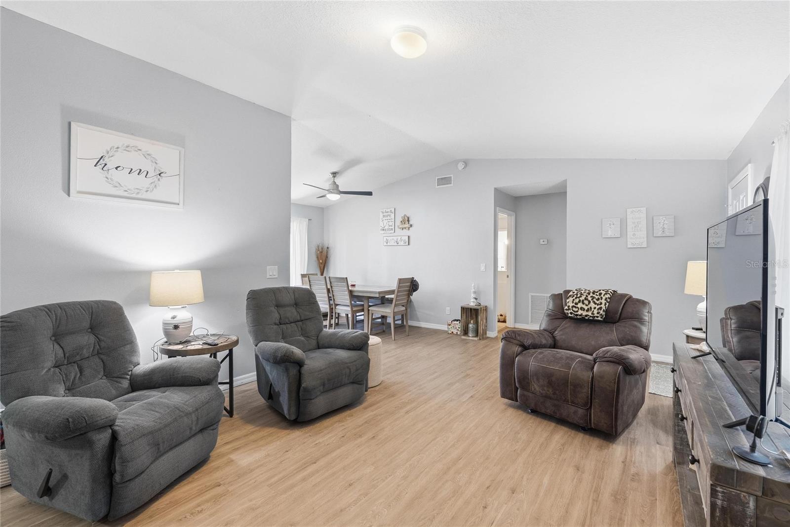 3035 QUEEN PALM DR, EDGEWATER, FL, 32141