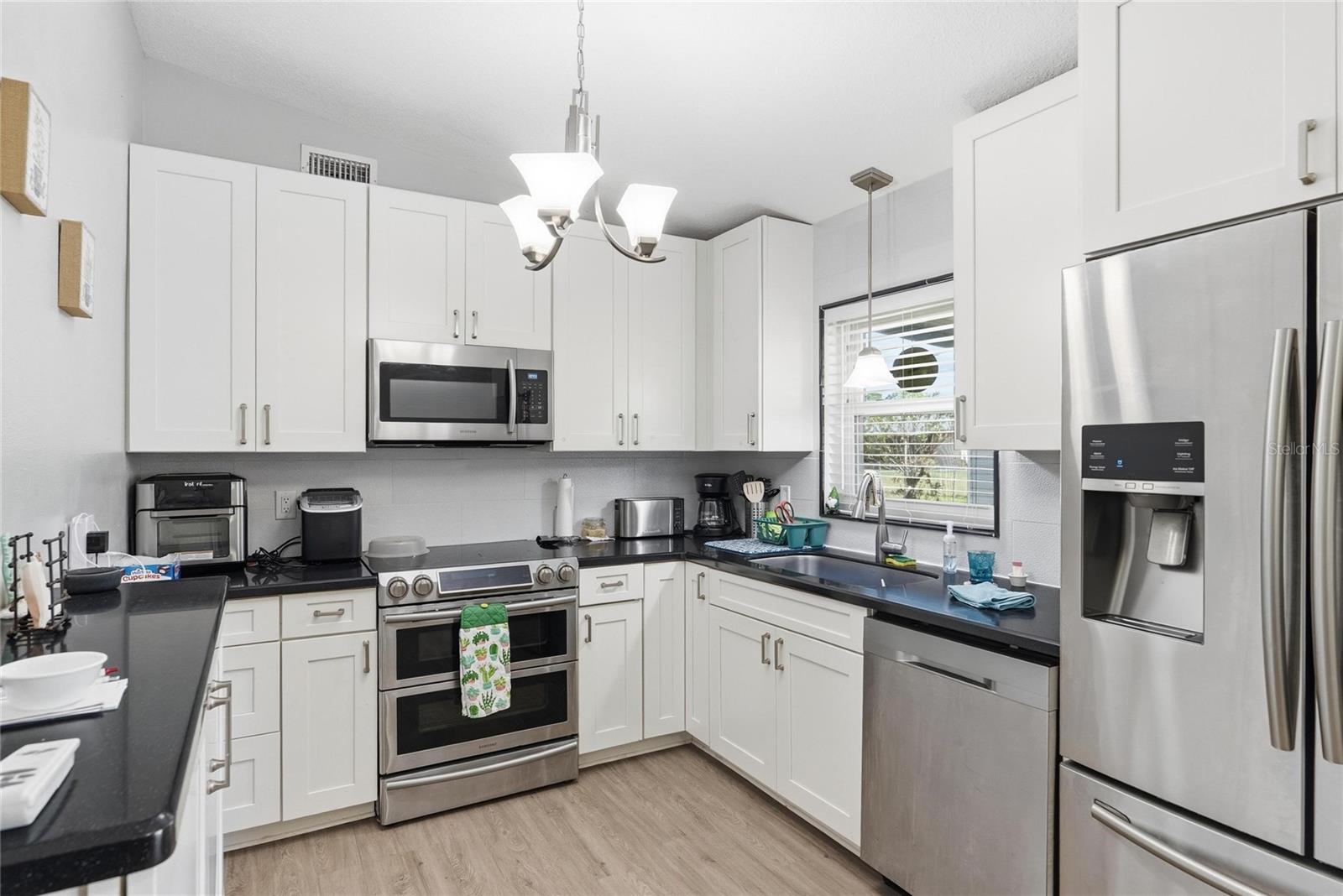 3035 QUEEN PALM DR, EDGEWATER, FL, 32141